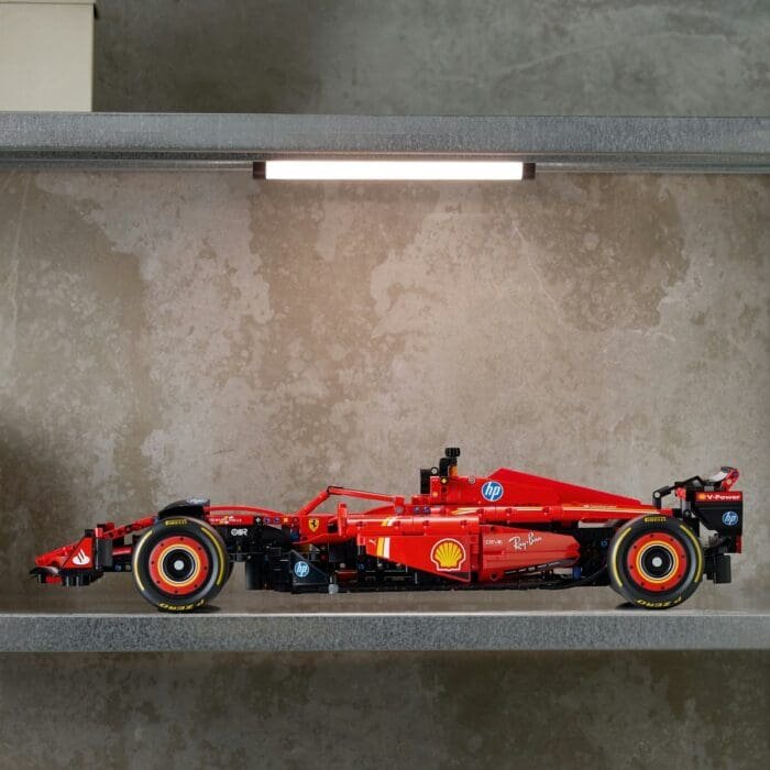 LEGO TECHNIC MASINA F1 FERRARI SF-24 42207 - imagine 5