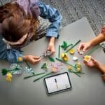 LEGO BOTANICALS MIC BUCHET DE FLORI PASTEL 10347 - imagine 7