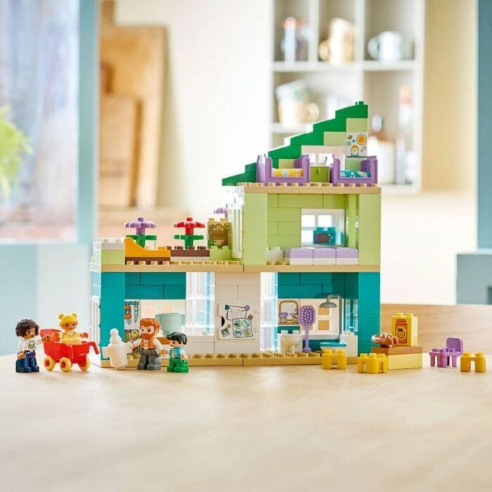 LEGO DUPLO CASA MODERNA DE FAMILIE 3 IN 1 CU FIGURINE 10470 - imagine 8