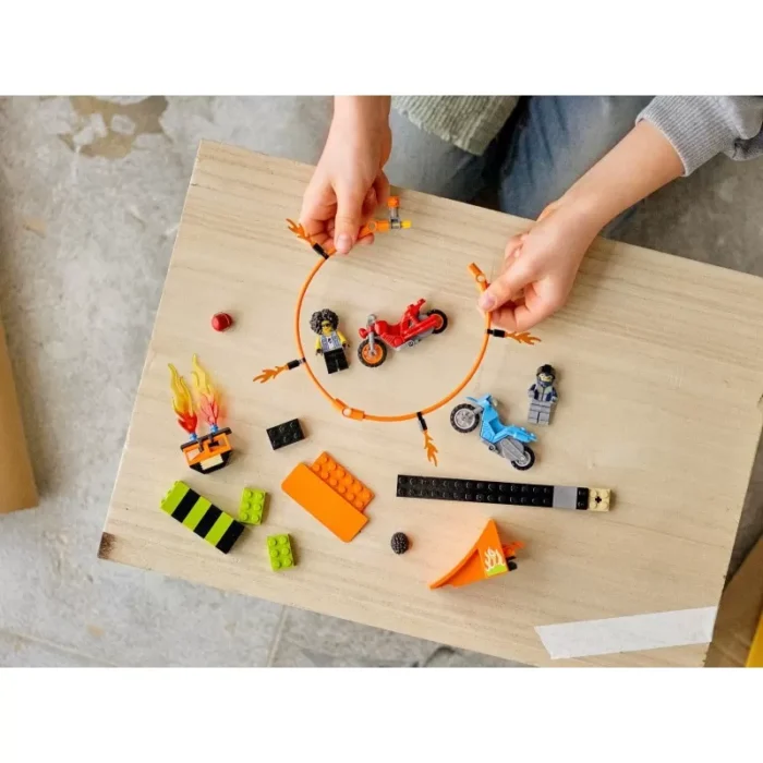 LEGO CITY CONCURS DE CASCADORII 60299 - imagine 18