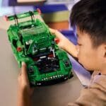 LEGO TECHNIC MASINA PORSCHE 911 GT3 R REXY AO RACING 42224 - imagine 7