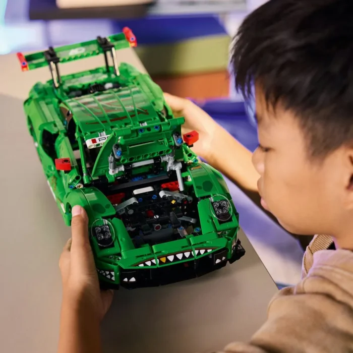 LEGO TECHNIC MASINA PORSCHE 911 GT3 R REXY AO RACING 42224 - imagine 15