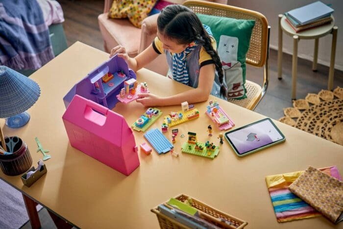 LEGO FRIENDS VALIZA CASUTA DE PAPUSI CREATIVA 42697 - imagine 5