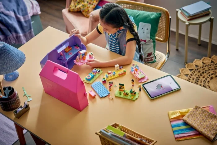LEGO FRIENDS VALIZA CASUTA DE PAPUSI CREATIVA 42697 - imagine 13