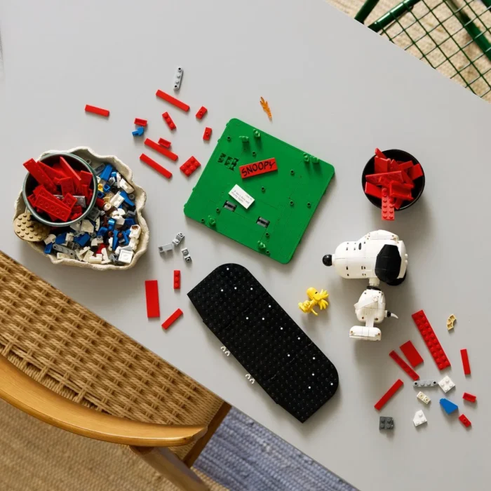 LEGO IDEAS PEANUTS CASUTA LUI SNOOPY 21368 - imagine 13