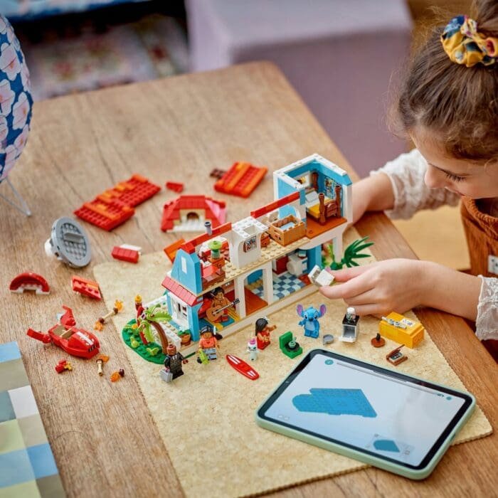 LEGO DISNEY CASA DE PE PLAJA A LUI LILO SI STITCH 43268 - imagine 4