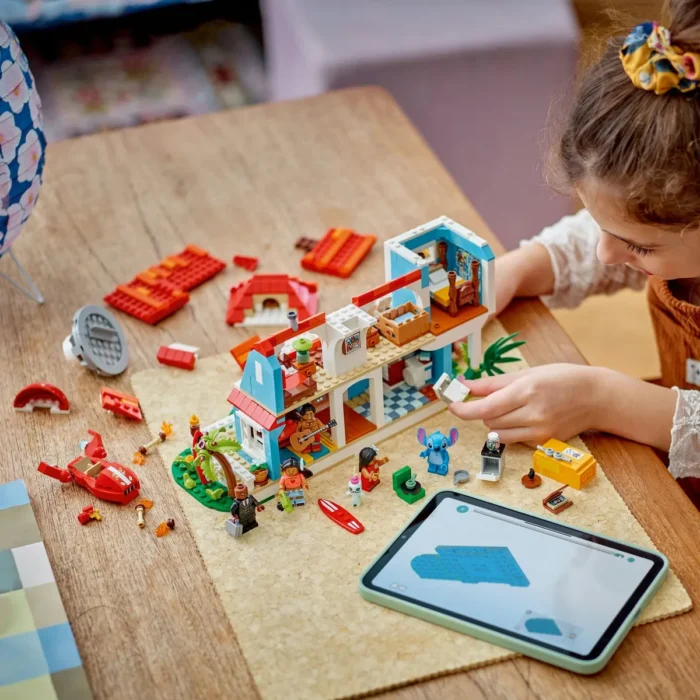 LEGO DISNEY CASA DE PE PLAJA A LUI LILO SI STITCH 43268 - imagine 13