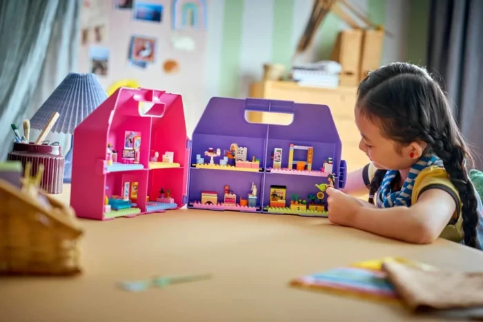 LEGO FRIENDS VALIZA CASUTA DE PAPUSI CREATIVA 42697 - imagine 14