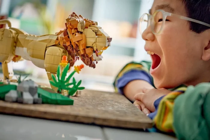 LEGO CREATOR ANIMALE SALBATICE LEU MAIESTUOS 31386 - imagine 14