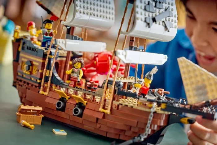LEGO CREATOR CORABIE DE PIRATI EMBLEMATICA 31387 - imagine 14