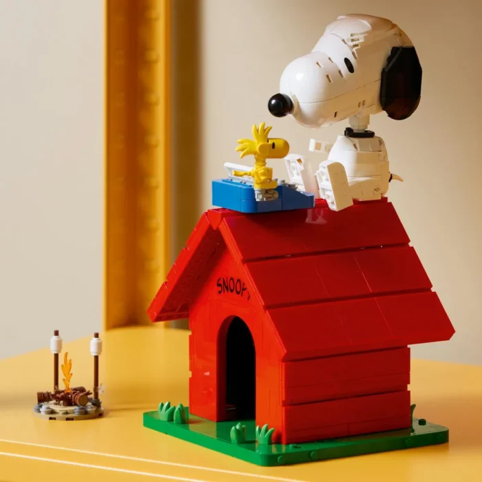 LEGO IDEAS PEANUTS CASUTA LUI SNOOPY 21368 - imagine 14