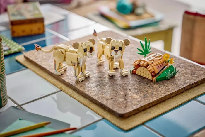 LEGO CREATOR ANIMALE SALBATICE LEU MAIESTUOS 31386 - imagine 17