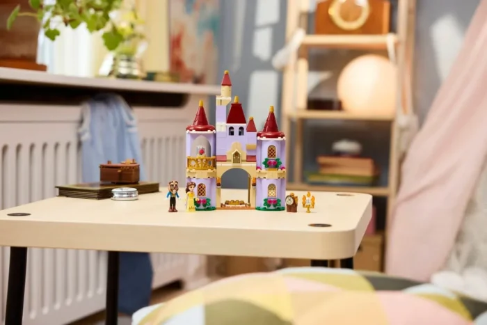 LEGO DISNEY PRINCESS CASTELUL FERMECAT AL LUI BELLE SI AL BESTIEI 43289 - imagine 17