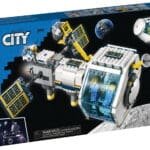 LEGO CITY STATIE SPATIALA SELENARA 60349