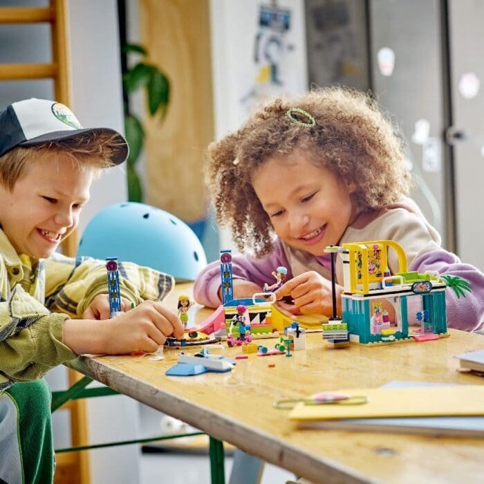 LEGO FRIENDS PARC DE SKATEBOARDING 41751 - imagine 3