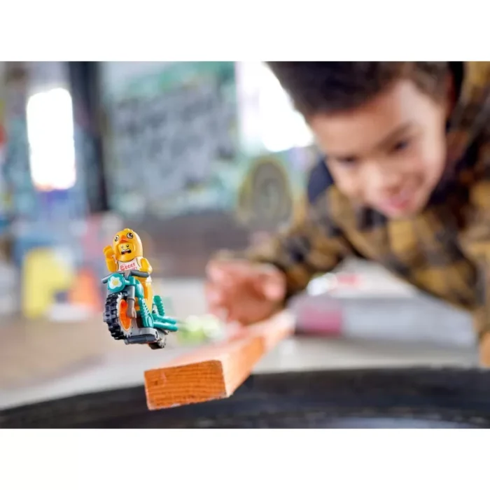 LEGO CITY MOTOCICLETA DE CASCADORII CU GAINA 60310 - imagine 9
