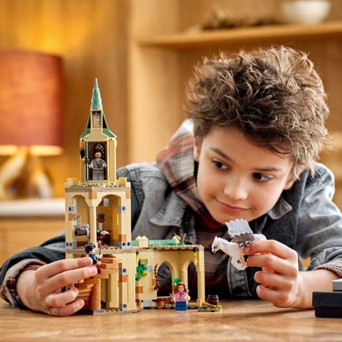 LEGO HARRY POTTER CURTEA HOGWARTS SALVAREA LUI SIRIUS 76401 - imagine 3