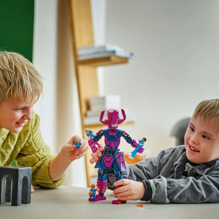 LEGO SUPER HEROES FIGURINA DE CONSTRUCIE CEI 4 FANTASTICI VS GALACTUS 76316 - imagine 3