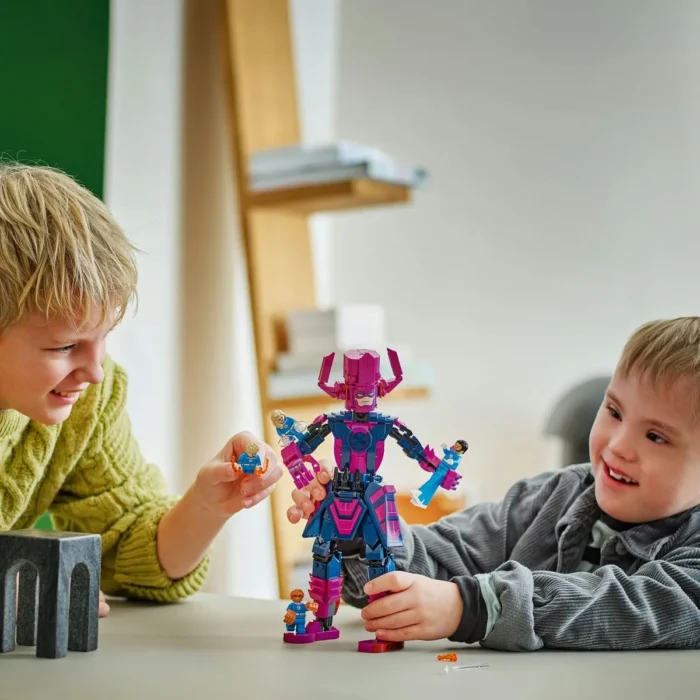 LEGO SUPER HEROES FIGURINA DE CONSTRUCIE CEI 4 FANTASTICI VS GALACTUS 76316 - imagine 12