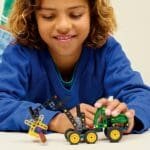 LEGO TECHNIC UTILAJ DE TAIAT SI STIVUIT COPACI JOHN DEERE 1470H 42218 - imagine 3