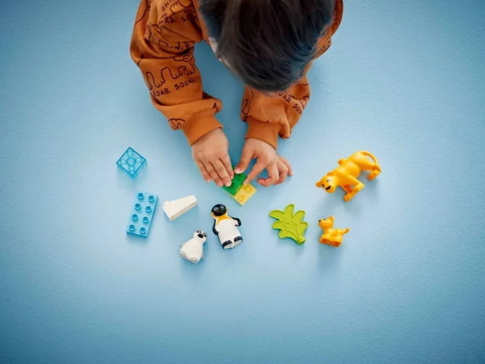 LEGO DUPLO FAMILII DE ANIMALE SALBATICE: PINGUINI SI LEI 10442 - imagine 12