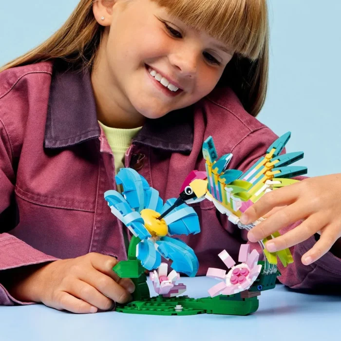 LEGO CREATOR ANIMALE SALBATICE COLIBRI COLORAT 31384 - imagine 12