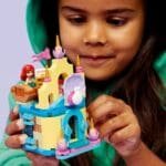 LEGO DISNEY PRINCESS MINIPALATUL MAGIC AL LUI ARIEL 43285 - imagine 4