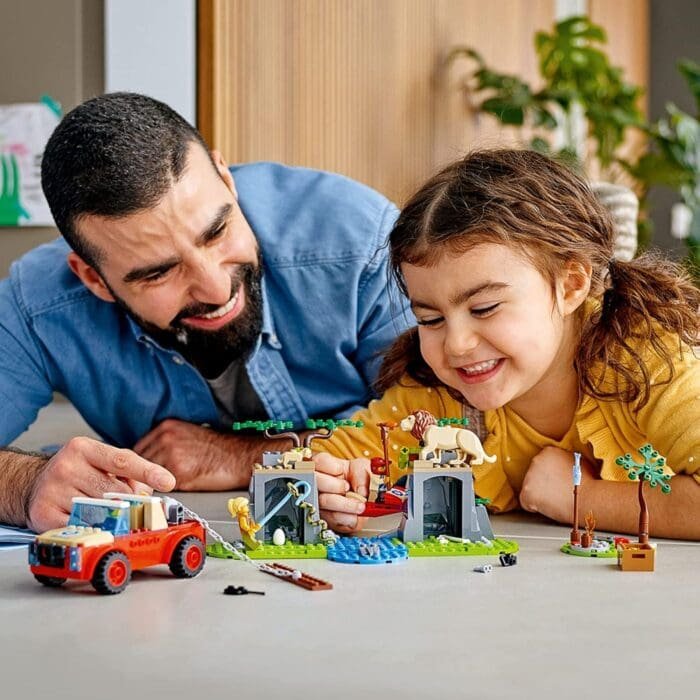 LEGO CITY MASINA DE TEREN PENTRU SALVAREA ANIMALELOR SALBATICE 60301 - imagine 4