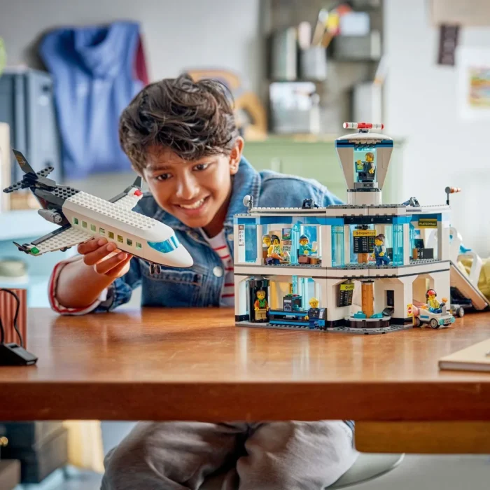 LEGO CITY AEROPORT CU AVION 60502 - imagine 12