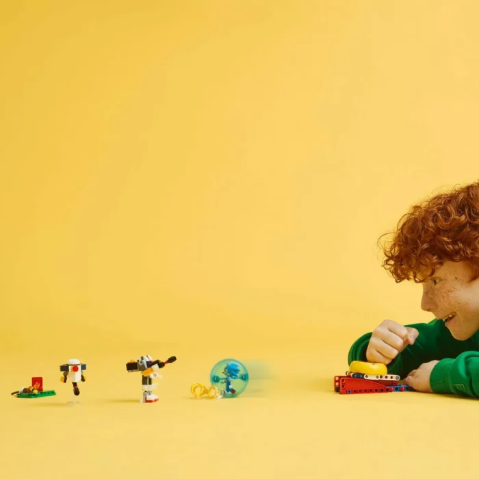 LEGO SONIC ÎNFRUNTARE LA FOCUL DE TABARA AL LUI SONIC 77001 - imagine 4