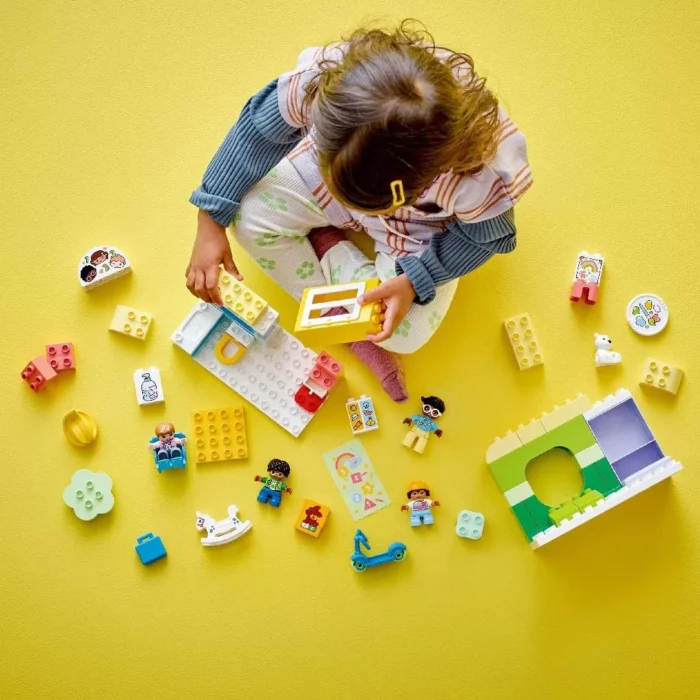 LEGO DUPLO VIATA LA CRESA 10992 - imagine 9