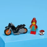 LEGO CITY MOTOCICLETA DE CASCADORIE PENTRU POMPIERI 60311 - imagine 8
