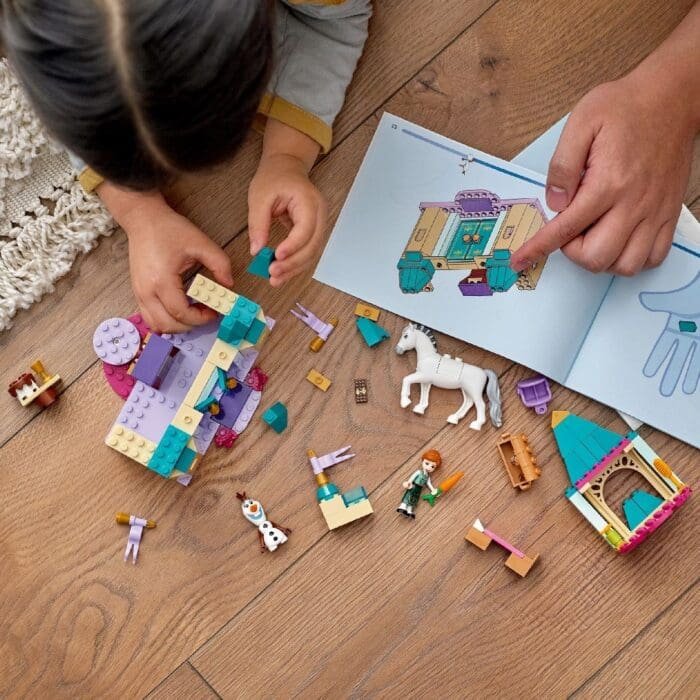 LEGO DISNEY PRINCESS DISTRACTIE LA CASTEL CU ANNA SI OLAF 43204 - imagine 4