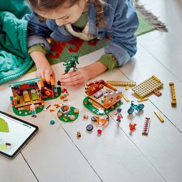 LEGO FRIENDS CABANE CONFORTABILE IN TABARA DE AVENTURI 42624 - imagine 4