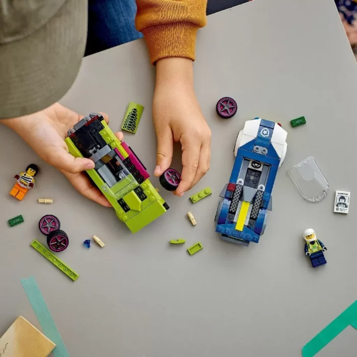LEGO CITY URMARIRE CU MASINA DE POLITIE SI MASINA PUTERNICA 60415 - imagine 9