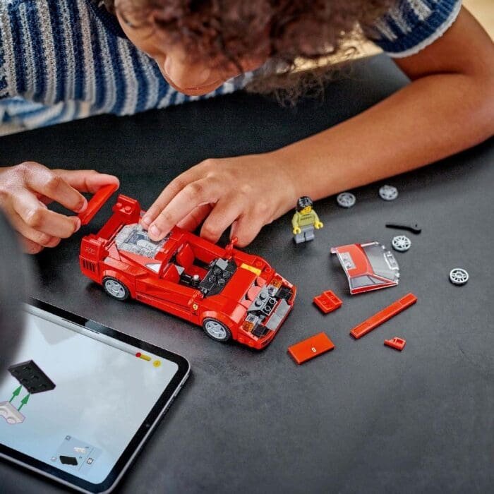 LEGO SPEED CHAMPIONS SUPERMASINA FERRARI F40 76934 - imagine 4