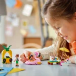LEGO FRIENDS PETRECERE LA PISCINA CU UNICORNUL SI FLAMINGO 42658 - imagine 13