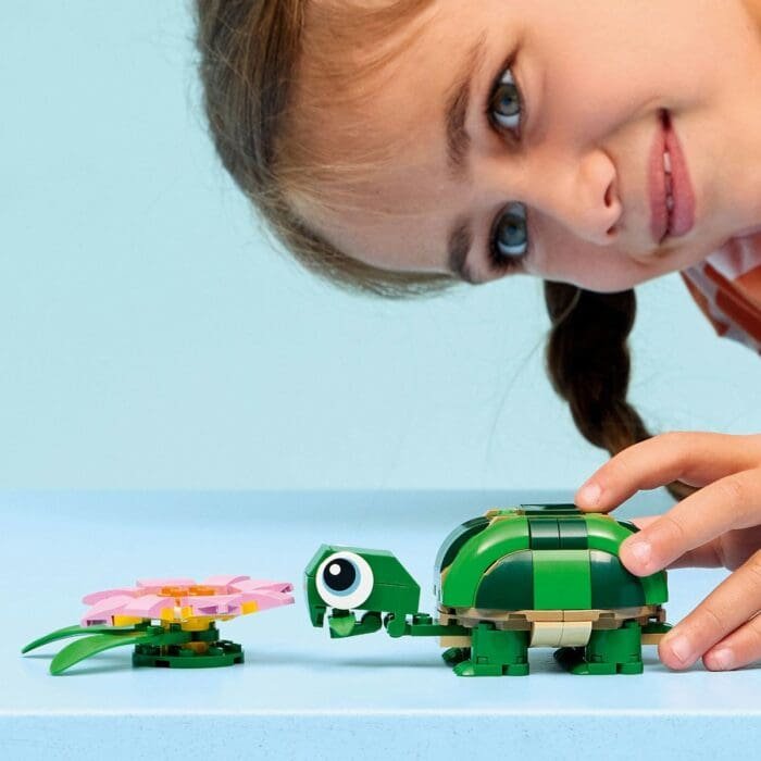 LEGO CREATOR BROASCA TESTOASA CU O FLOARE DE NUFAR 31377 - imagine 4