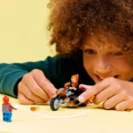 LEGO MARVEL OMUL PAIANJEN VS CALARETUL FANTOMA PE MOTOCICLETA 76335 - imagine 11