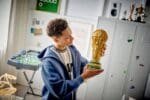 LEGO EDITIONS TROFEUL OFICIAL AL CUPEI MONDIALE FIFA 43020 - imagine 5
