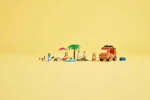 LEGO BLUEY CALATORIA FAMILIEI LUI BLUE CU MASINA LA PLAJA 11202 - imagine 12