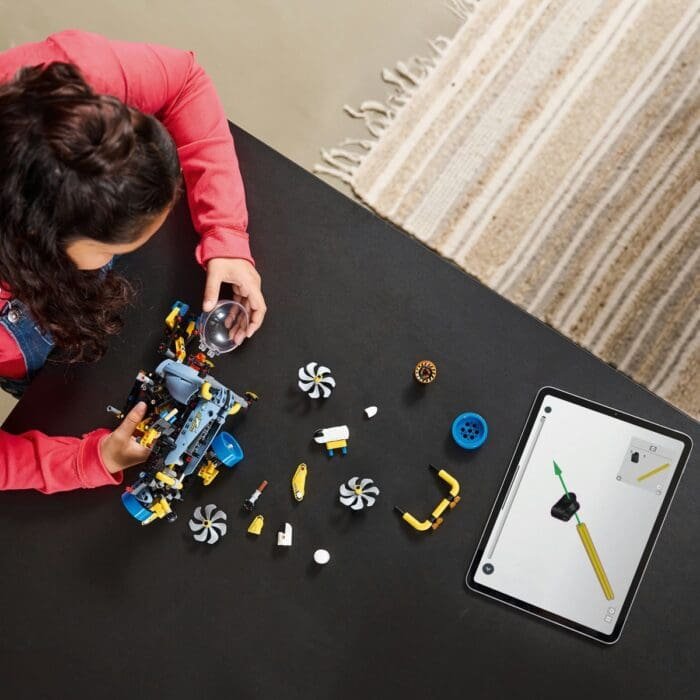 LEGO TECHNIC SUBMARIN DE CERCETARE 42201 - imagine 4