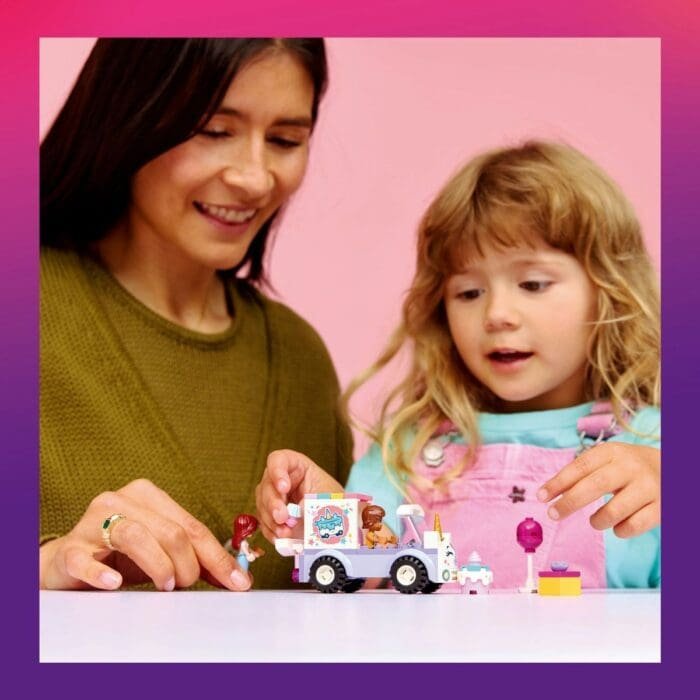 LEGO FIRENDS MASINA UNICORN PENTRU LIVRARE DE TORTURI 42675 - imagine 5