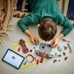 LEGO CITY BOXA SI MECANICI F1 CU MASINA FERRARI 60443 - imagine 4