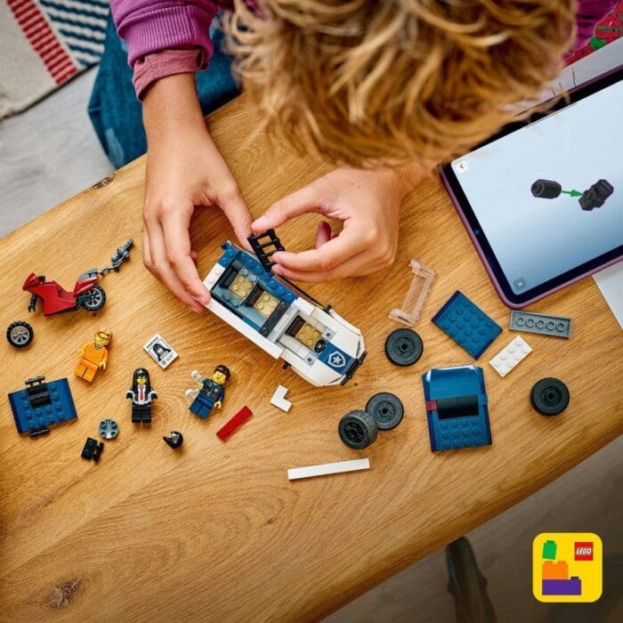 LEGO CITY DUBA PENTRU PRIZONIERI A POLITIEI 60479 - imagine 4