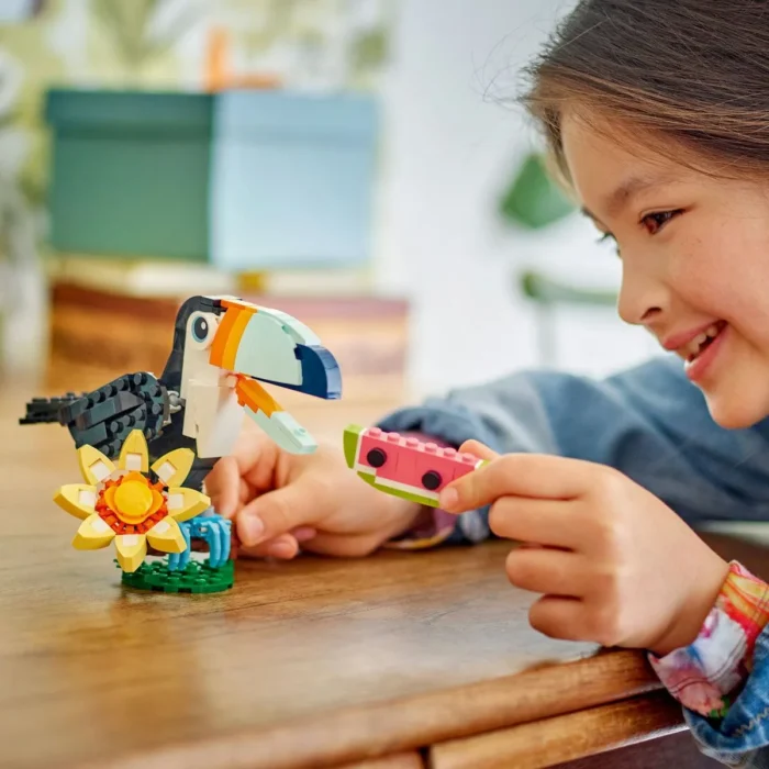 LEGO CREATOR ANIMALE SALBATICE TUCAN TROPICAL 31173 - imagine 14