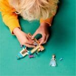 LEGO DISNEY PRINCESS CURTEA CASTELULUI ANNEI 43198 - imagine 5