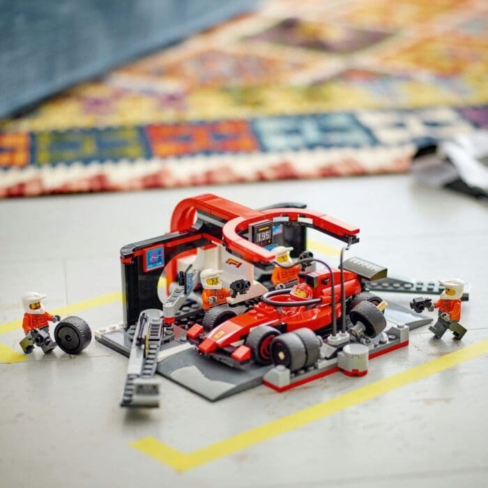 LEGO CITY BOXA SI MECANICI F1 CU MASINA FERRARI 60443 - imagine 5