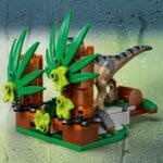 LEGO JURASSIC WORLD RENASTEREA EVADARE OFF-ROAD DIN CALEA UNUI VELOCIRAPTOR 76972 - imagine 7