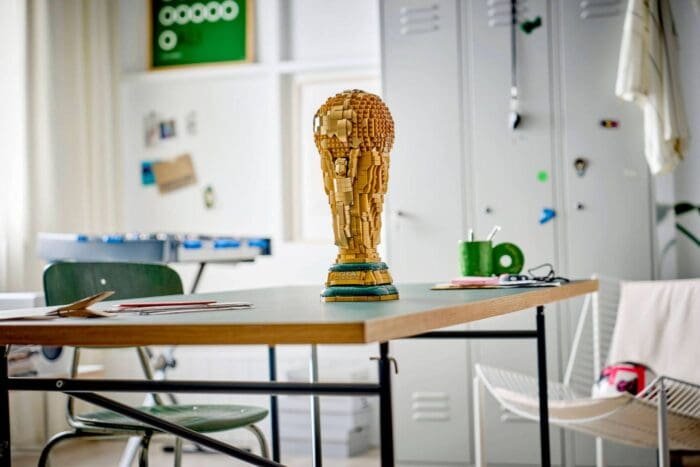 LEGO EDITIONS TROFEUL OFICIAL AL CUPEI MONDIALE FIFA 43020 - imagine 9